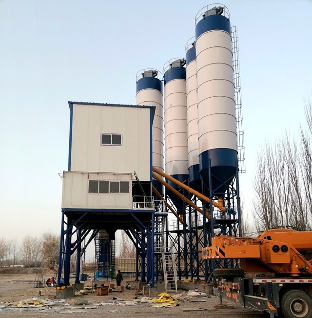 大型混凝(níng)土攪拌站(zhàn)的工作效(xiao)率低産量(liàng)低怎麽辦(ban)？